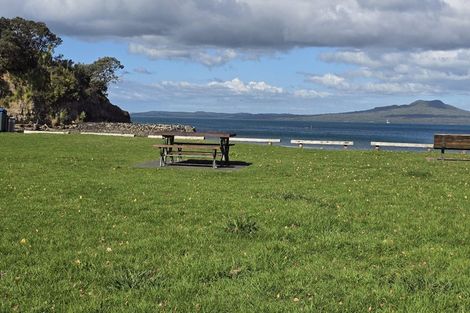 Photo of property in 87 Castor Bay Road, Castor Bay, Auckland, 0620