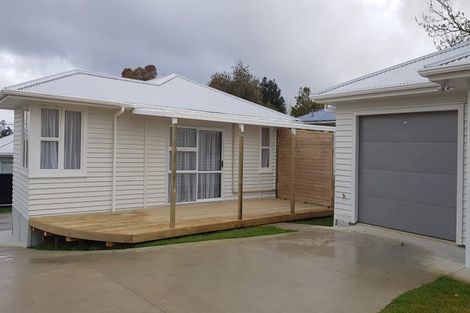 Photo of property in 32 Roberts Road, Te Atatu South, Auckland, 0610