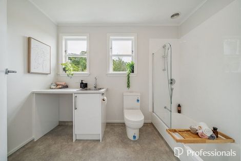 Photo of property in 5 Swainson Street, Naenae, Lower Hutt, 5011