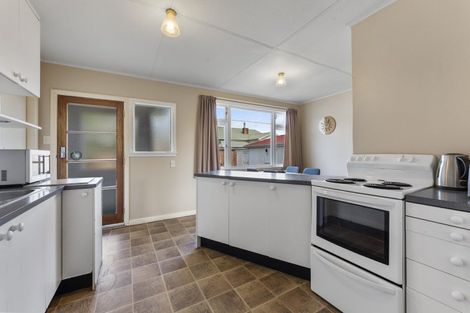 Photo of property in 4 Burfield Place, Awapuni, Palmerston North, 4412