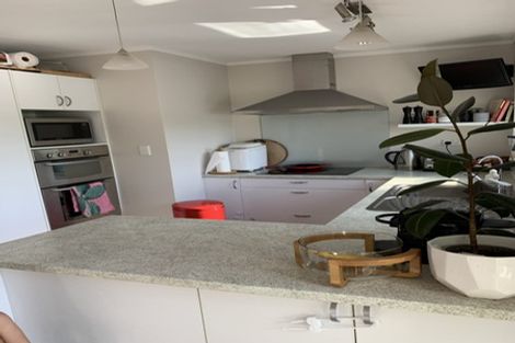 Photo of property in 2/14 Finchley Road, Torbay, Auckland, 0630