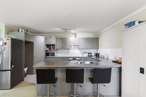 Photo of property in 8 Lime Crescent, Papakura, 2110