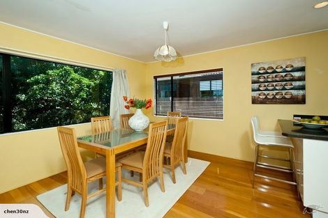 Photo of property in 52 Carlisle Road, Browns Bay, Auckland, 0630