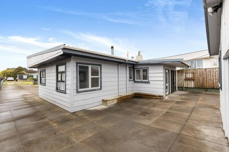 Photo of property in 69 Domett Street, Waitara, 4320