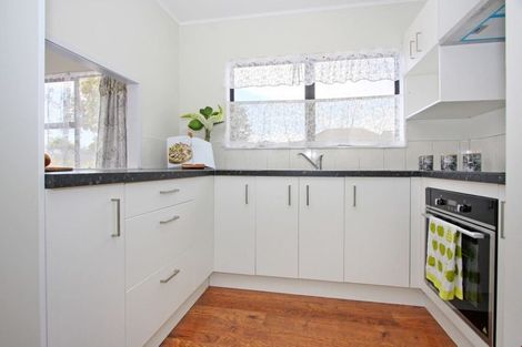 Photo of property in 2/32 Kennington Drive, Clendon Park, Auckland, 2103