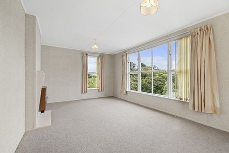 Photo of property in 8 Kelvin Place, Westown, New Plymouth, 4310
