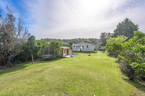 Photo of property in 15 Drake Street, Waikawa Beach, Manakau, 5573