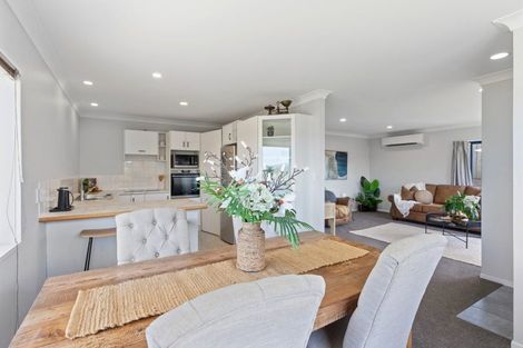 Photo of property in 16 Karamu Terrace, Pyes Pa, Tauranga, 3112