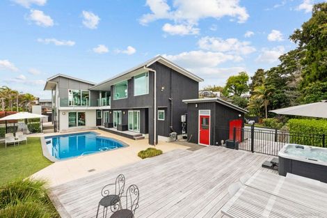 Photo of property in 6 Pleasant Place, Mellons Bay, Auckland, 2014