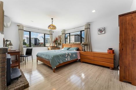 Photo of property in 9 Gwendoline Avenue, Te Atatu Peninsula, Auckland, 0610