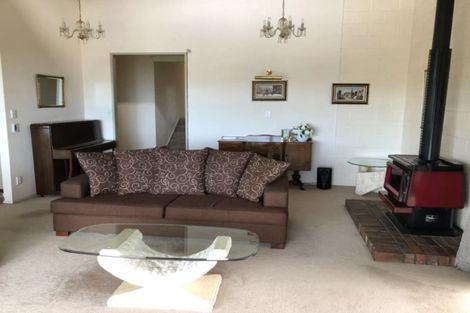 Photo of property in 16 Pounamu Place, Shelly Park, Auckland, 2014