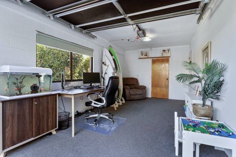 Photo of property in 1 Mohua Street, Waikanae, 5036