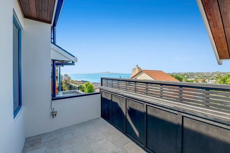Photo of property in 13a Orchard Road, Browns Bay, Auckland, 0630