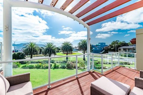 Photo of property in 4/1 Marine Parade, Paraparaumu Beach, Paraparaumu, 5032