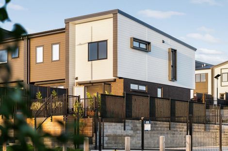 Photo of property in 13/10 Ngaroma House Drive, Hobsonville, Auckland, 0616