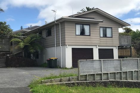 Photo of property in 25 Unsworth Drive, Unsworth Heights, Auckland, 0632