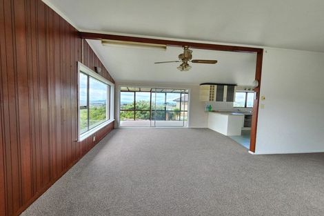 Photo of property in 619 Glenfield Road, Totara Vale, Auckland, 0629