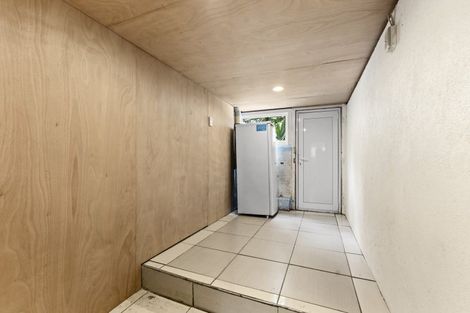 Photo of property in 4b Clerke Place, Marfell, New Plymouth, 4310