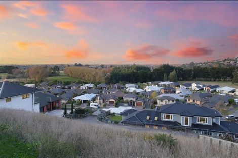 Photo of property in 12 Rushden Rise, Westmorland, Christchurch, 8025