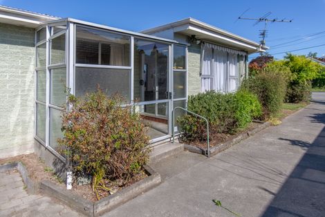 Photo of property in 2/19 Sturrocks Road, Redwood, Christchurch, 8051