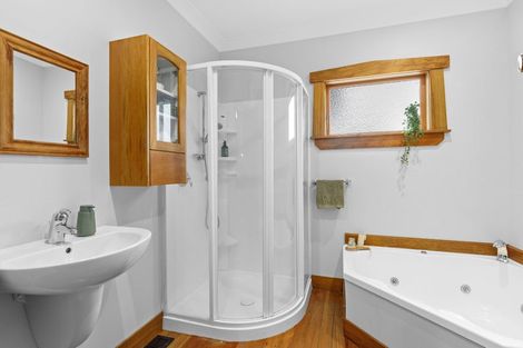 Photo of property in 17 Burnside Street, Waterloo, Lower Hutt, 5011