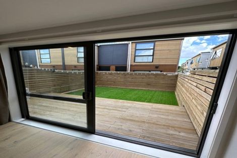 Photo of property in 4/23 Parson Lane, Papatoetoe, Auckland, 2025