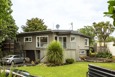 Photo of property in 12 Kent Crescent, Awapuni, Palmerston North, 4412