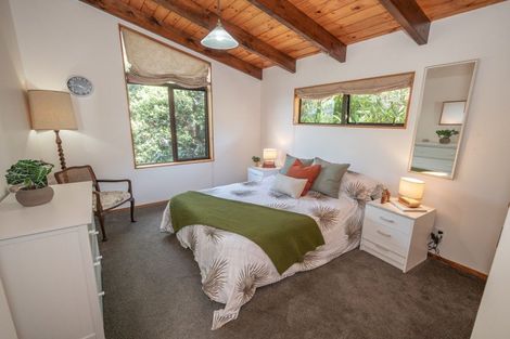 Photo of property in 21 Cable Bay Block Road, Cable Bay, 0420