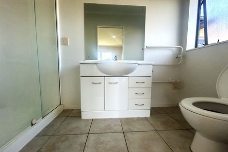 Photo of property in 24 Ashmere Lane, Weymouth, Auckland, 2103