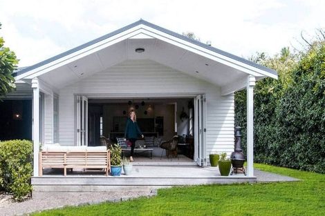 Photo of property in 18 Creamer Avenue, Belmont, Auckland, 0622