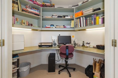 Photo of property in 10 Guernsey Place, Grandview Heights, Hamilton, 3200