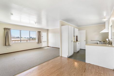 Photo of property in 1/8 Corunna Road, Milford, Auckland, 0620