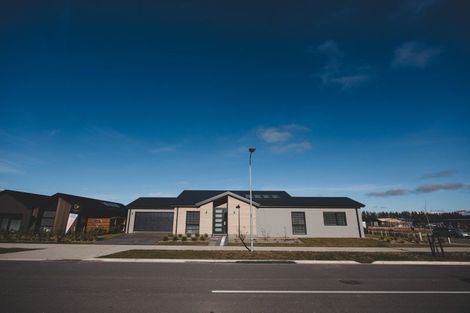 Photo of property in 1 Pinn Street, Lake Hawea, 9382