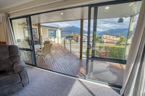 Photo of property in 9 Ranui Place, Moana, 7872