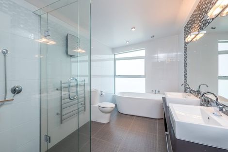 Photo of property in 62 Dyers Pass Road, Cashmere, Christchurch, 8022