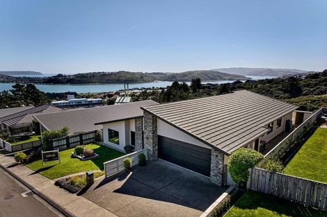 Photo of property in 32 Aspiring Terrace, Aotea, Porirua, 5024
