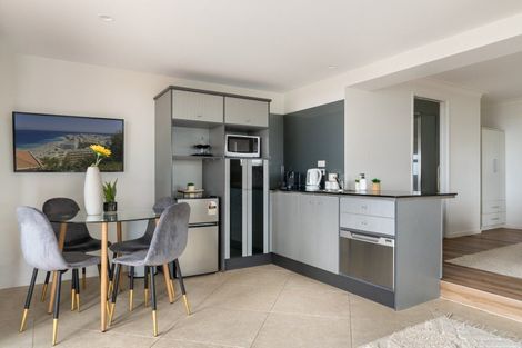 Photo of property in 1/30 Marine Parade, Mount Maunganui, 3116