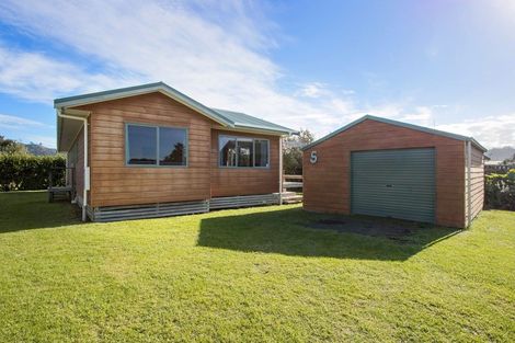Photo of property in 5 Longboard Drive, Waihi Beach, 3611