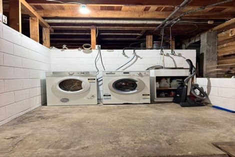 Photo of property in 7 Golf Road, New Lynn, Auckland, 0600