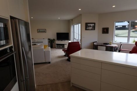 Photo of property in 212b Devonport Road, Tauranga, 3110