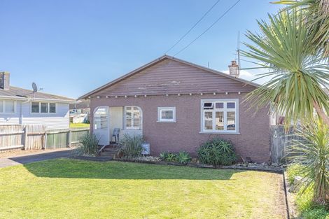 Photo of property in 160 Puriri Street, Castlecliff, Whanganui, 4501