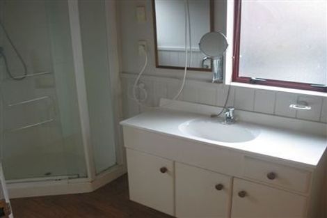 Photo of property in 1/43 Rawene Road, Birkenhead, Auckland, 0626