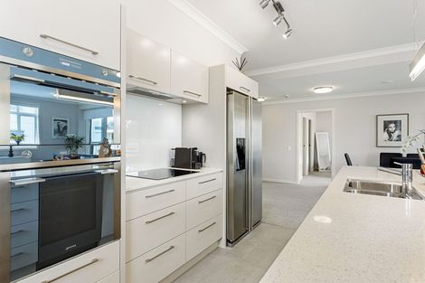 Photo of property in 30 Eaves Bush Parade, Orewa, 0931