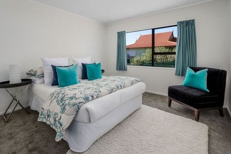 Photo of property in 16 Santiago Crescent, Unsworth Heights, Auckland, 0632