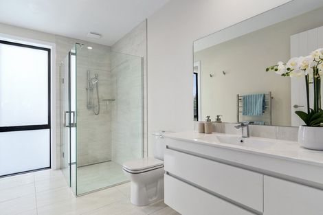 Photo of property in 43 Oceana Drive, Welcome Bay, Tauranga, 3175