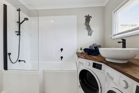 Photo of property in 299b Carrington Street, Vogeltown, New Plymouth, 4310