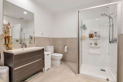 Photo of property in 18 Owen Chapman Drive, Red Beach, 0932