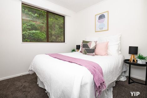 Photo of property in 27a Fernhaven Grove, Newlands, Wellington, 6037