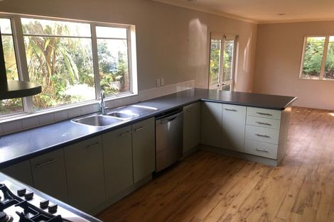 Photo of property in Chantelle Close, 44a Lavery Place, Sunnynook, Auckland, 0632