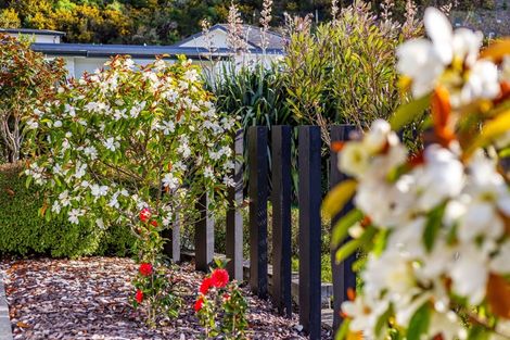 Photo of property in 64 Banks Boulevard, Whitby, Porirua, 5024